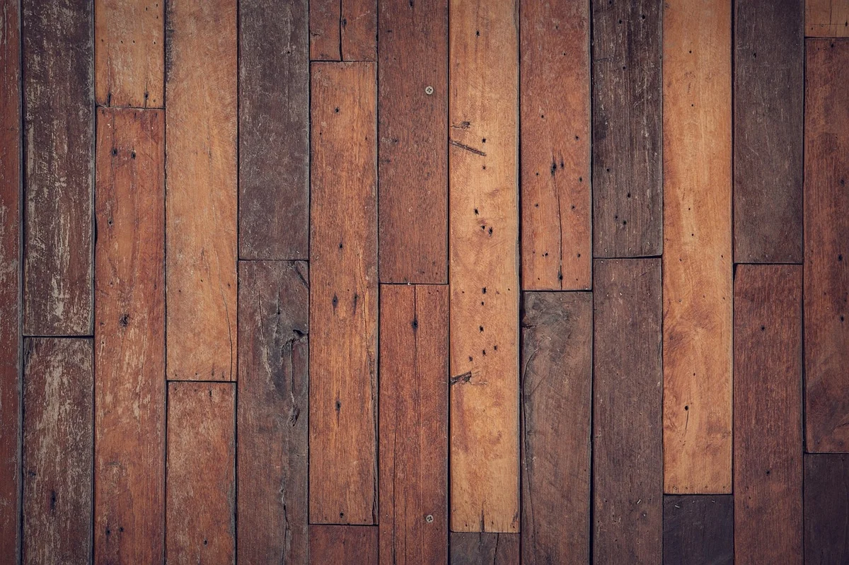 Les 3 méthodes pour rattraper un niveau plancher bois