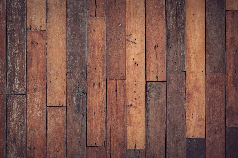 Les 3 méthodes pour rattraper un niveau plancher bois