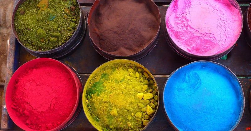Rose poudrée : la couleur douce qui réveille toutes les décos