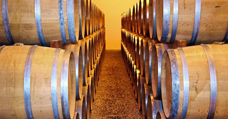 Prix cave à vin sur mesure sous escalier : le guide pour bien investir